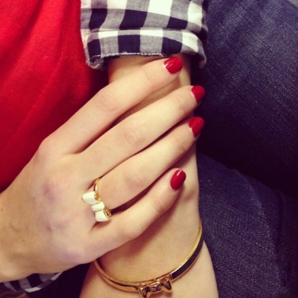 KATE SPADE • Take A Bow Bow Ring - Picture 3 of 8